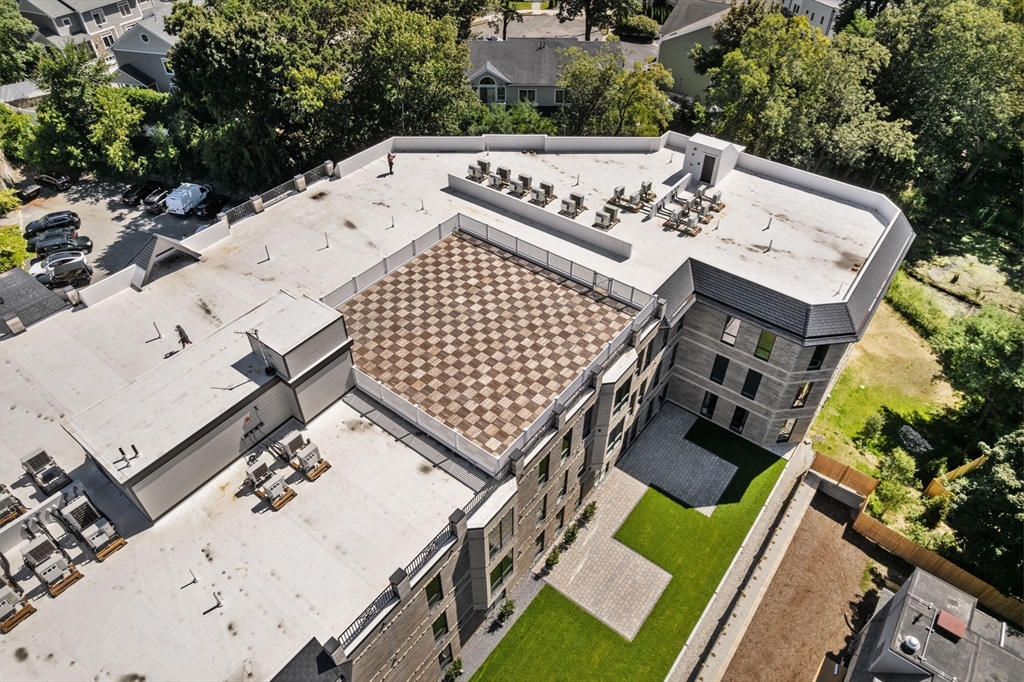 1114 Beacon St. # 206