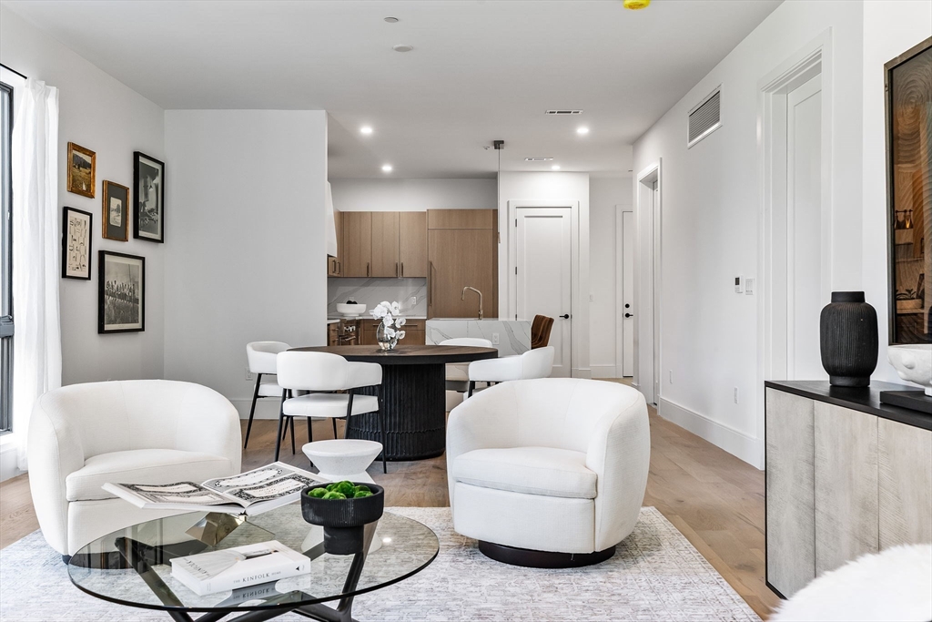 1114 Beacon St. # 206