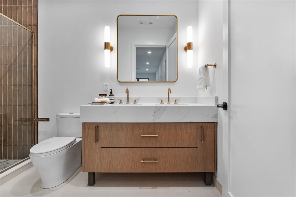 1114 Beacon St. # 206