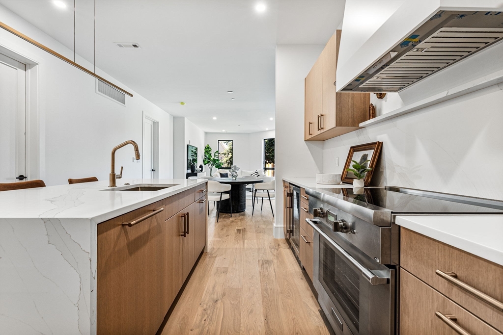 1114 Beacon St. # 206