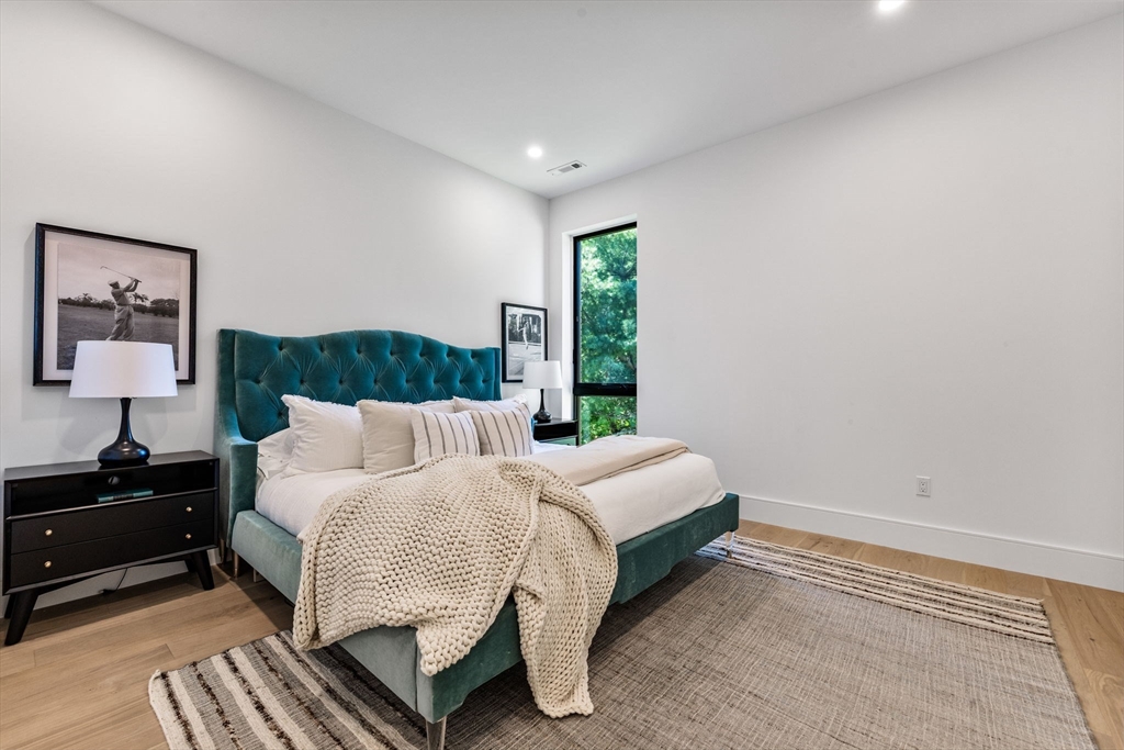 1114 Beacon St. # 206