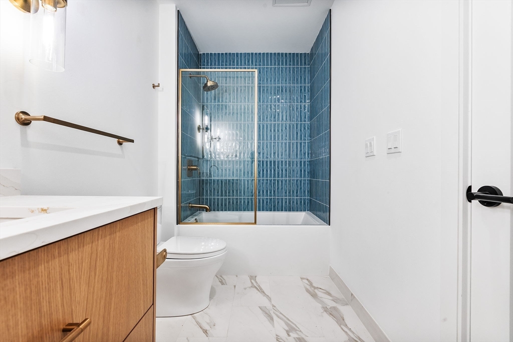 1114 Beacon St. # 206