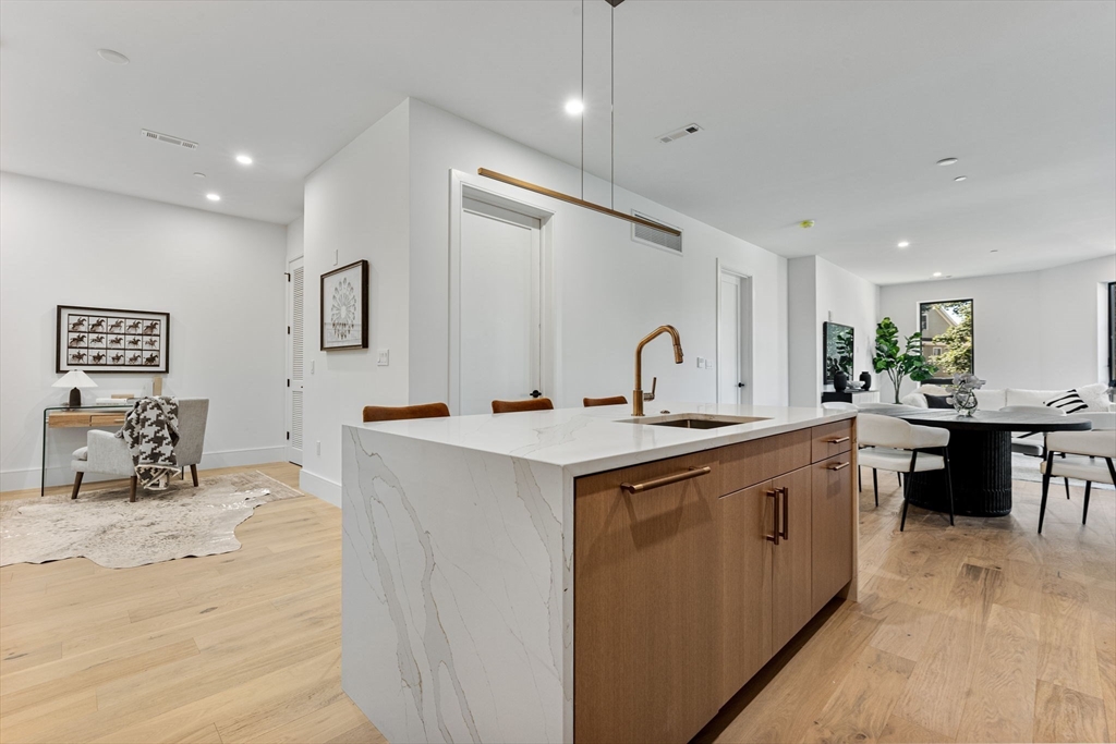 1114 Beacon St. # 206