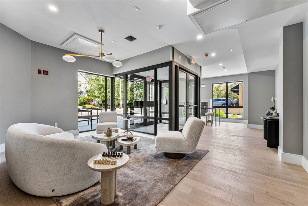 1114 Beacon St. # 206