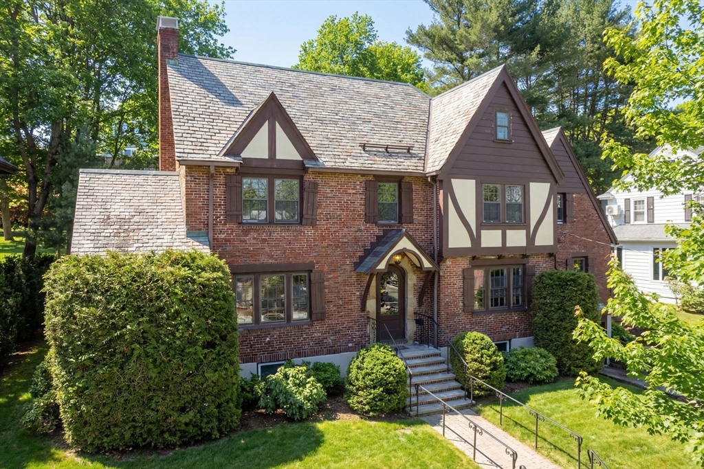 36 Goodnough Rd