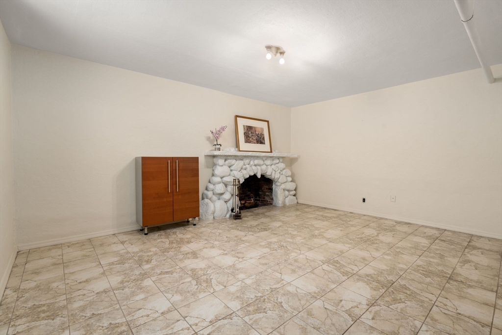 36 Goodnough Rd