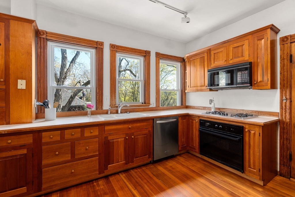 114 Lancaster Ter # 2