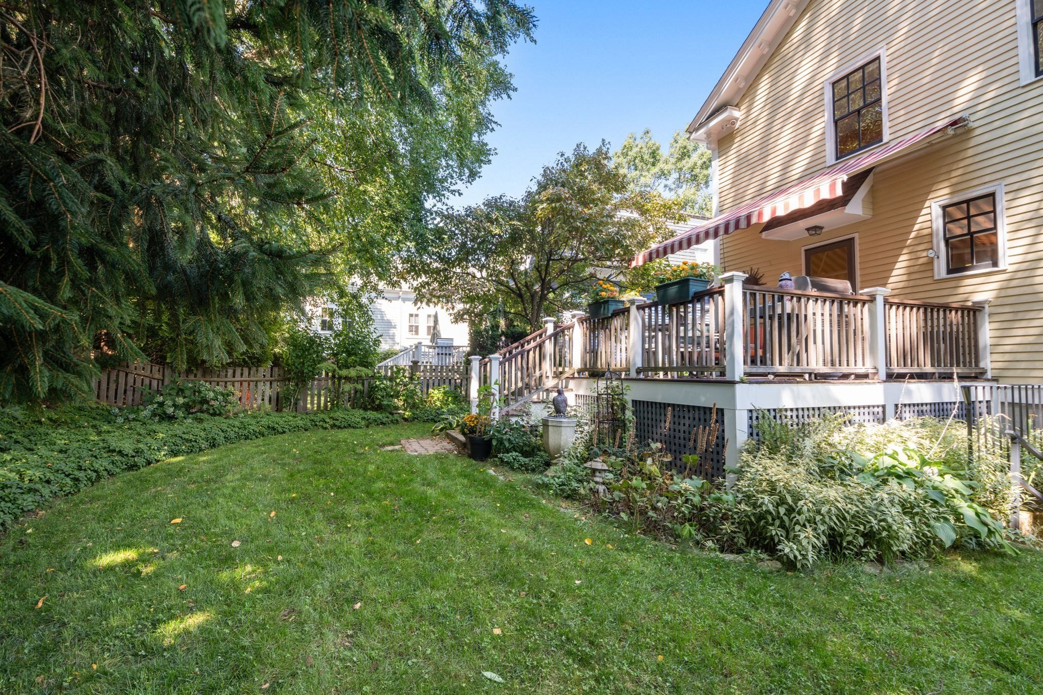75 Seaverns Ave