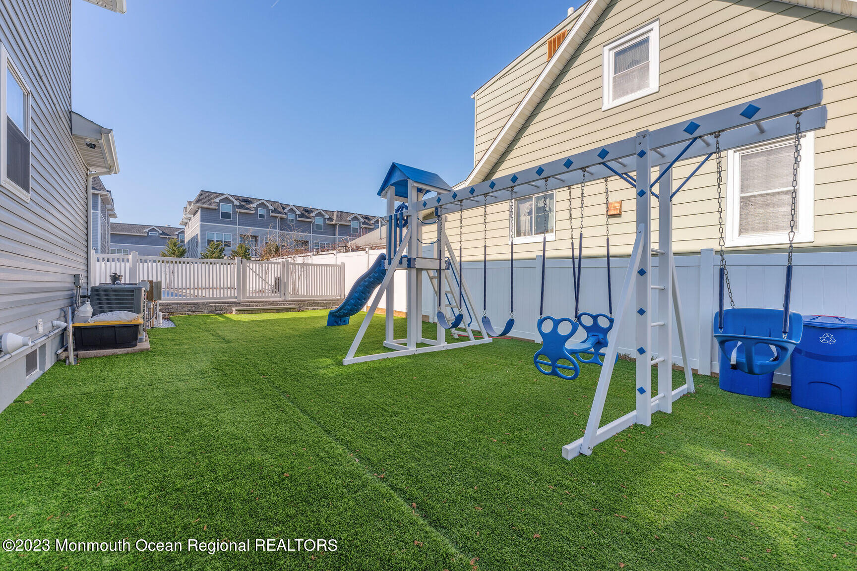 7 Elmwood Avenue, WINTER