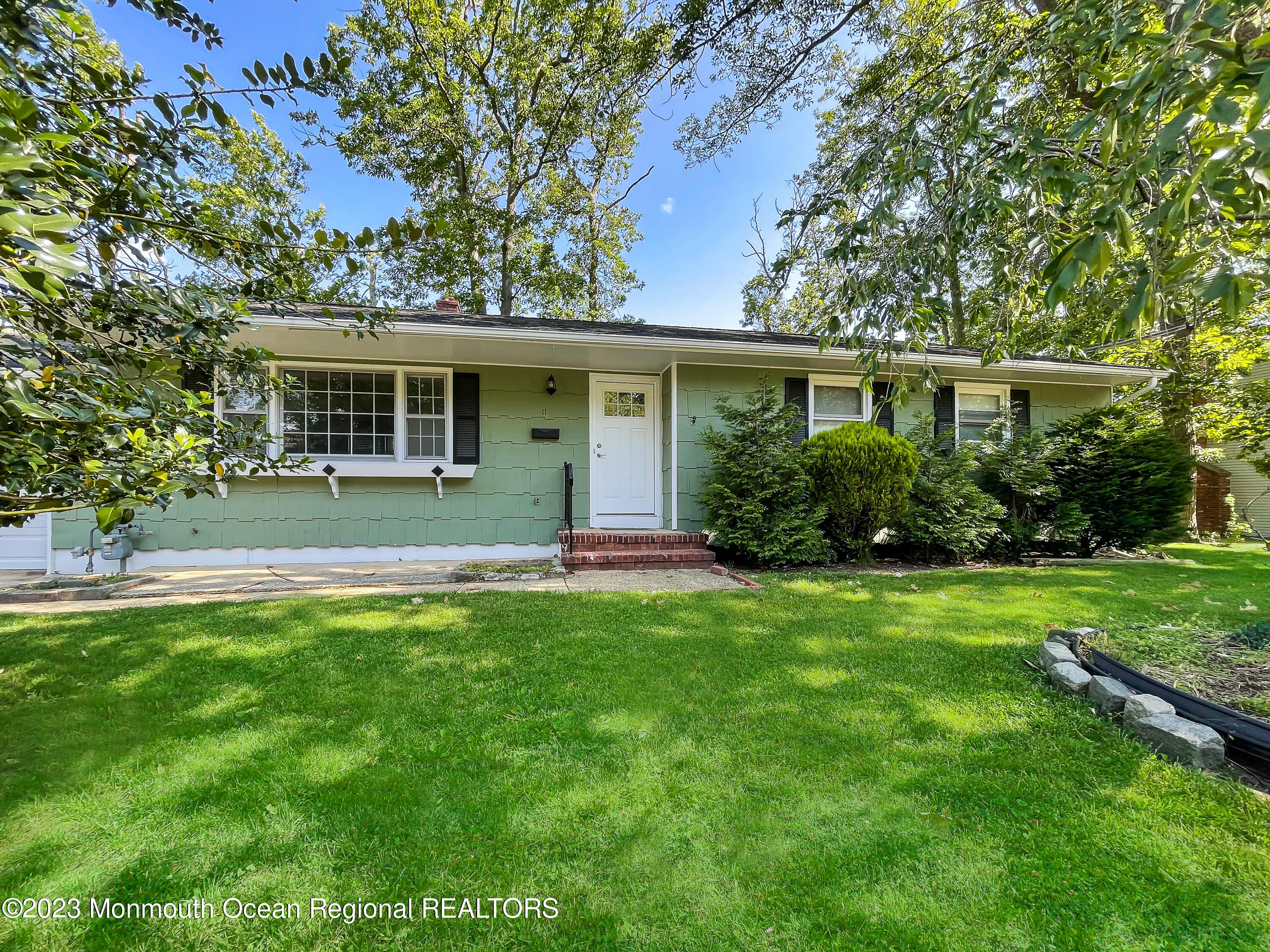 11 Roslyn Drive, WINTER