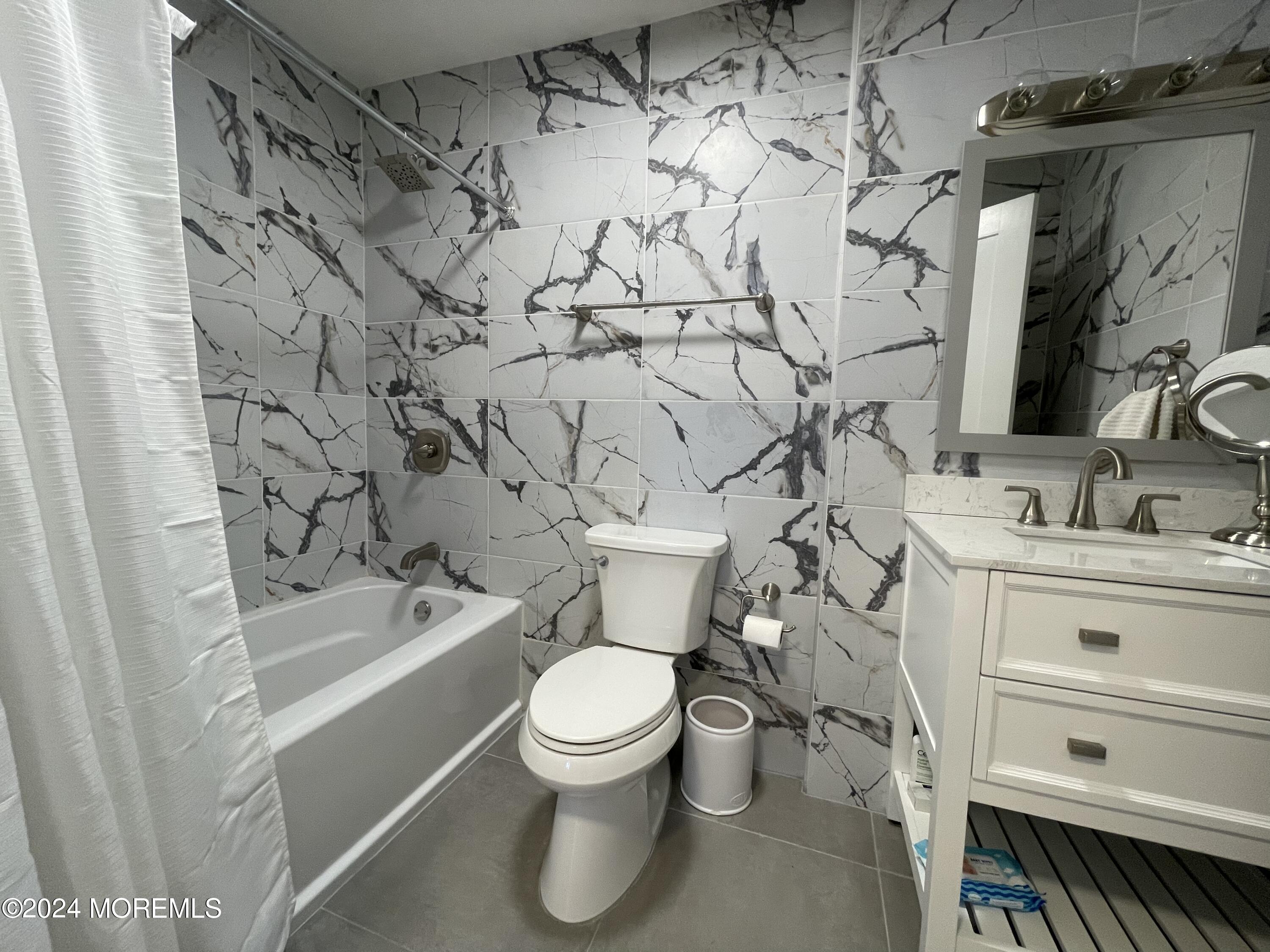 19 Roslyn Drive, SUMMER