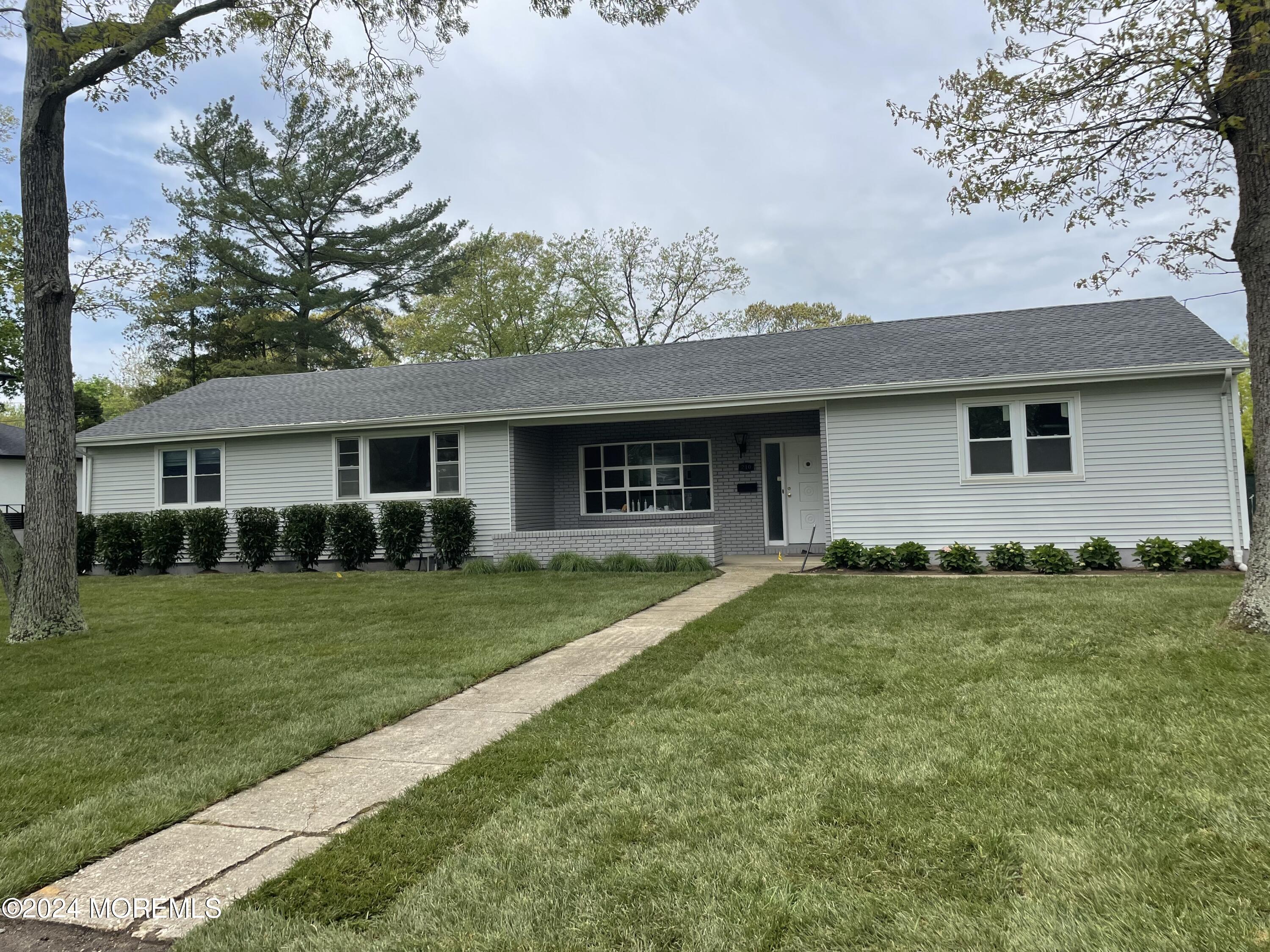 210 Larchwood Avenue