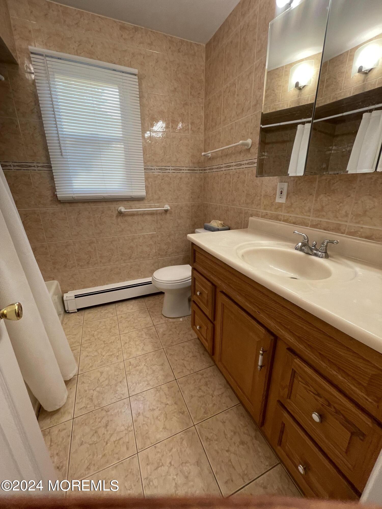 210 Larchwood Avenue