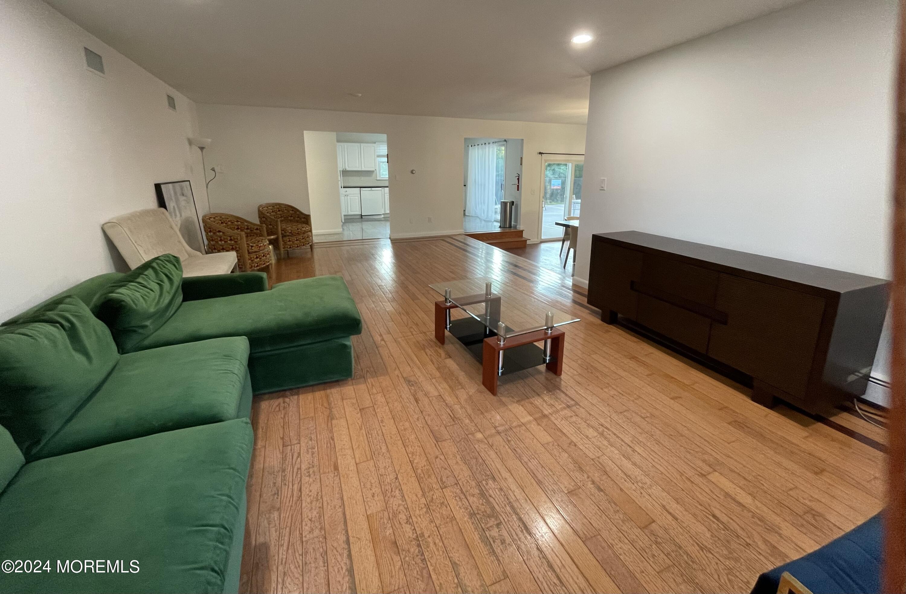 210 Larchwood Avenue