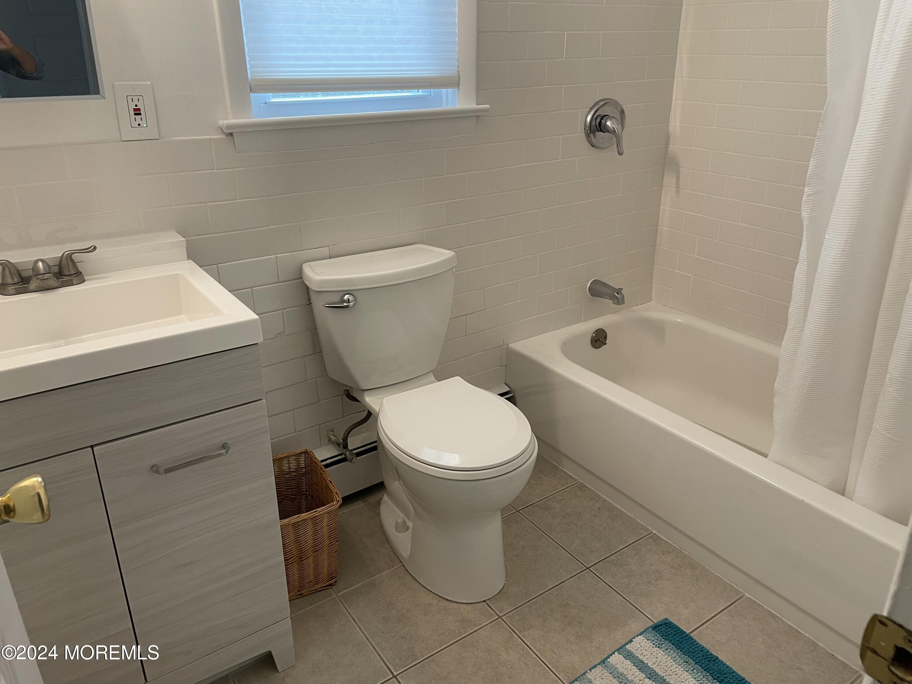 210 Larchwood Avenue