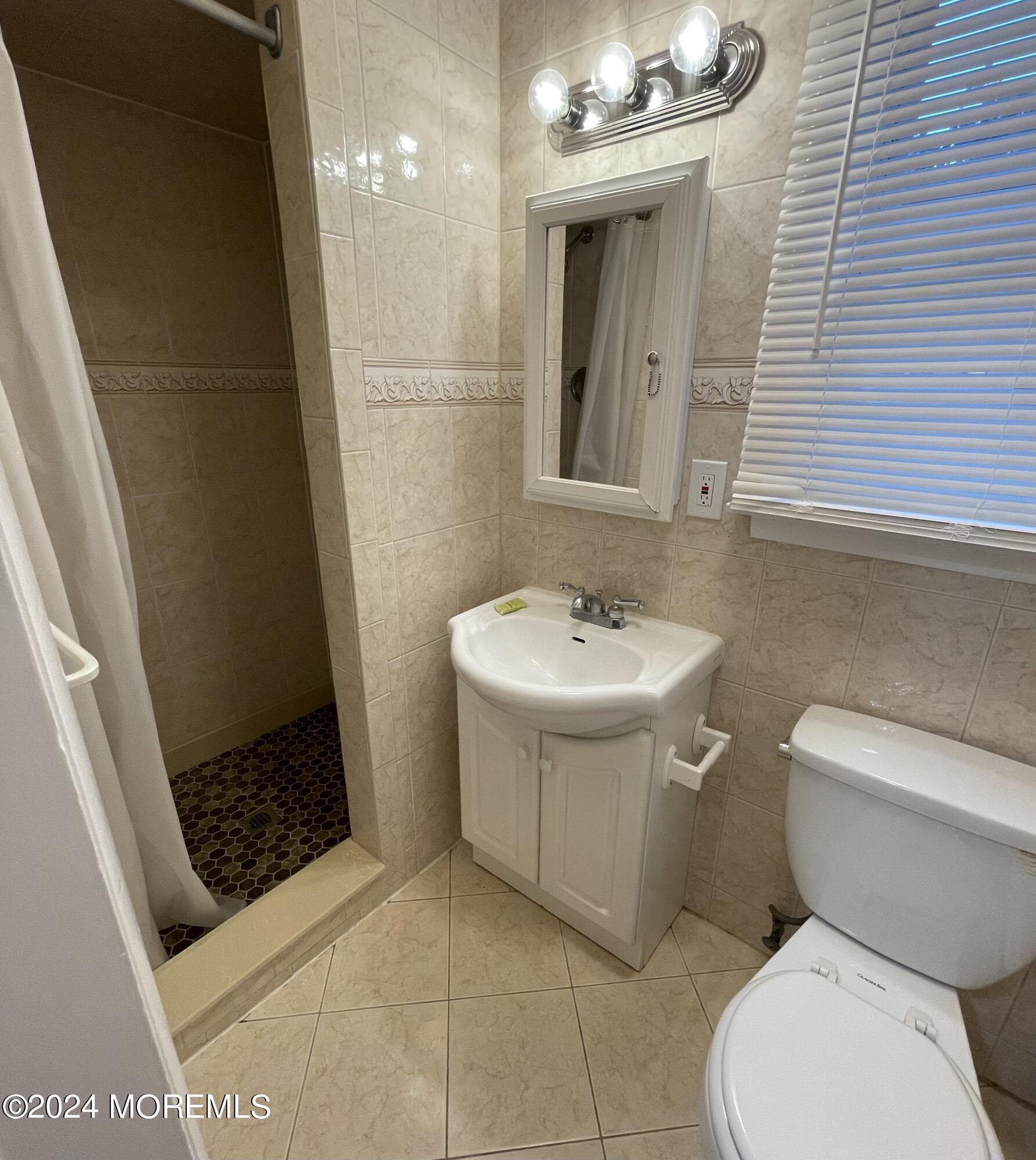 210 Larchwood Avenue