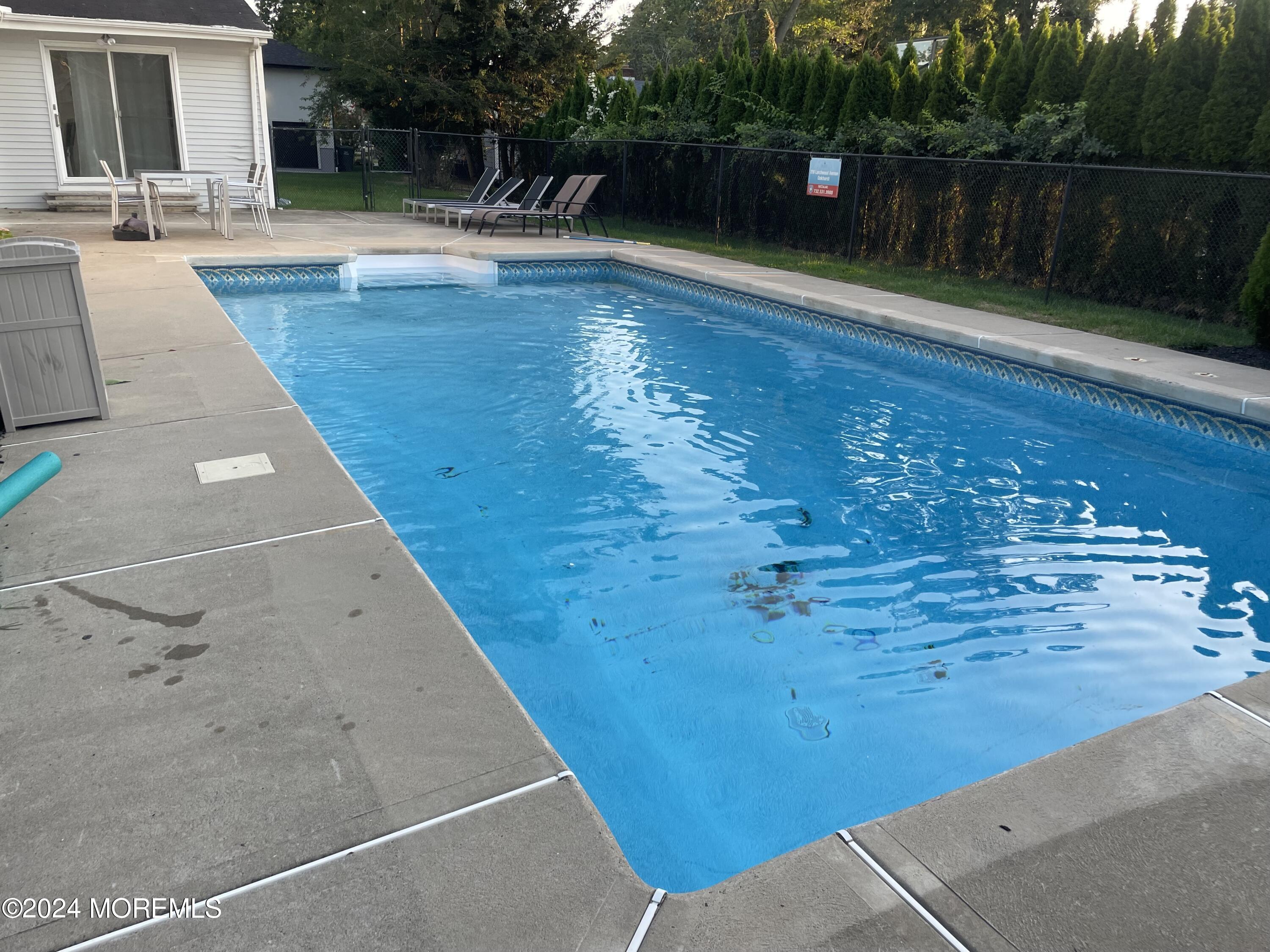 210 Larchwood Avenue