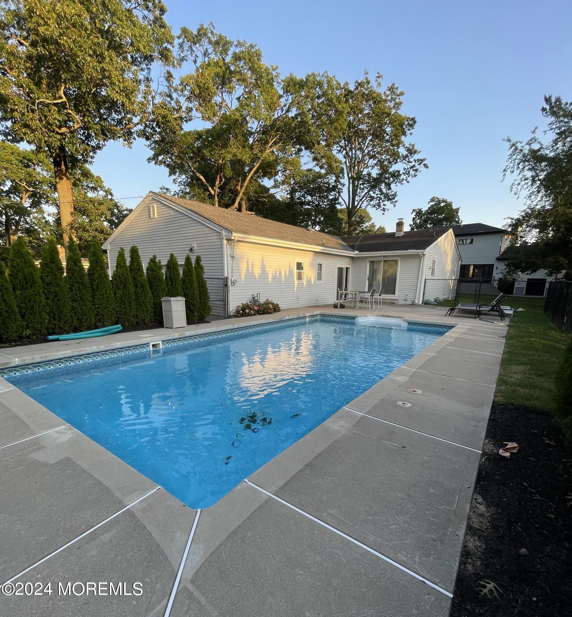 210 Larchwood Avenue