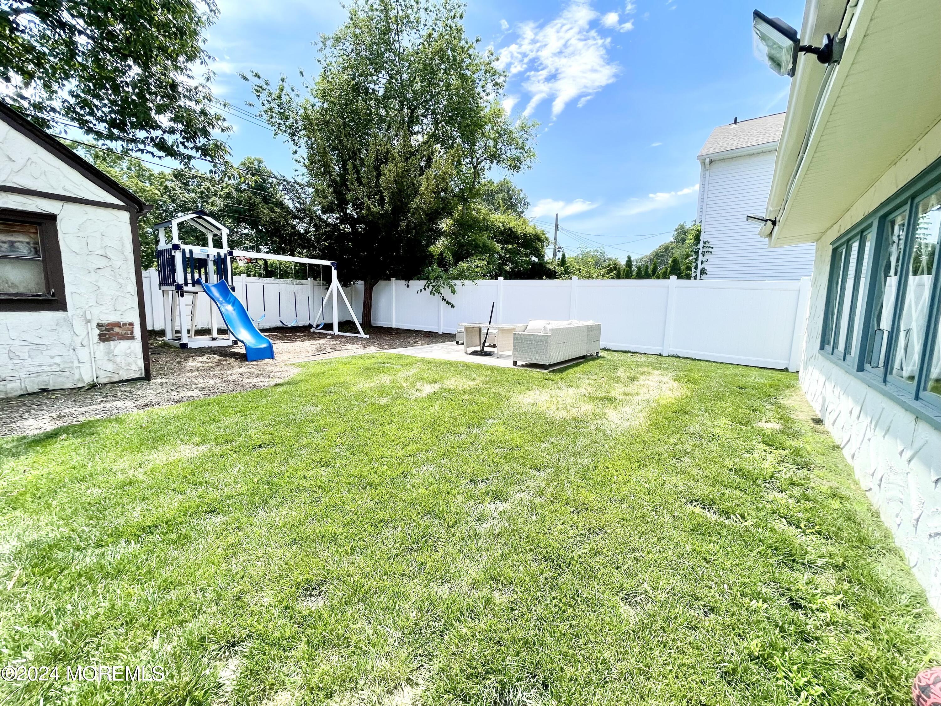 254 Lawrence Avenue