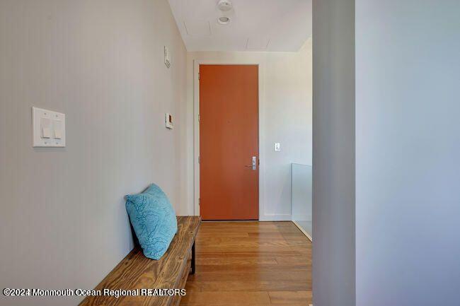 601 Bangs Avenue, 707