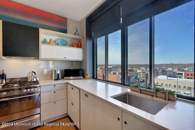 601 Bangs Avenue, 707