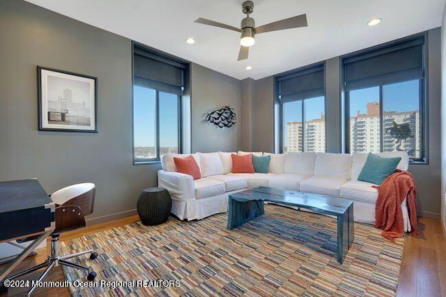 601 Bangs Avenue, 707