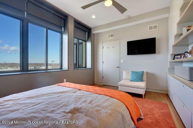 601 Bangs Avenue, 707