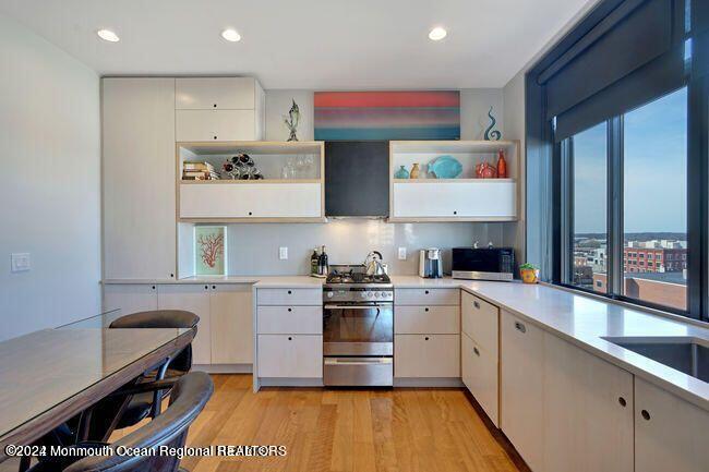 601 Bangs Avenue, 707