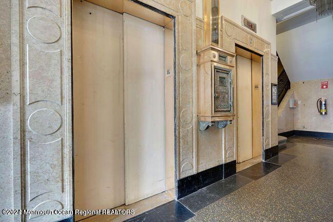 601 Bangs Avenue, 707