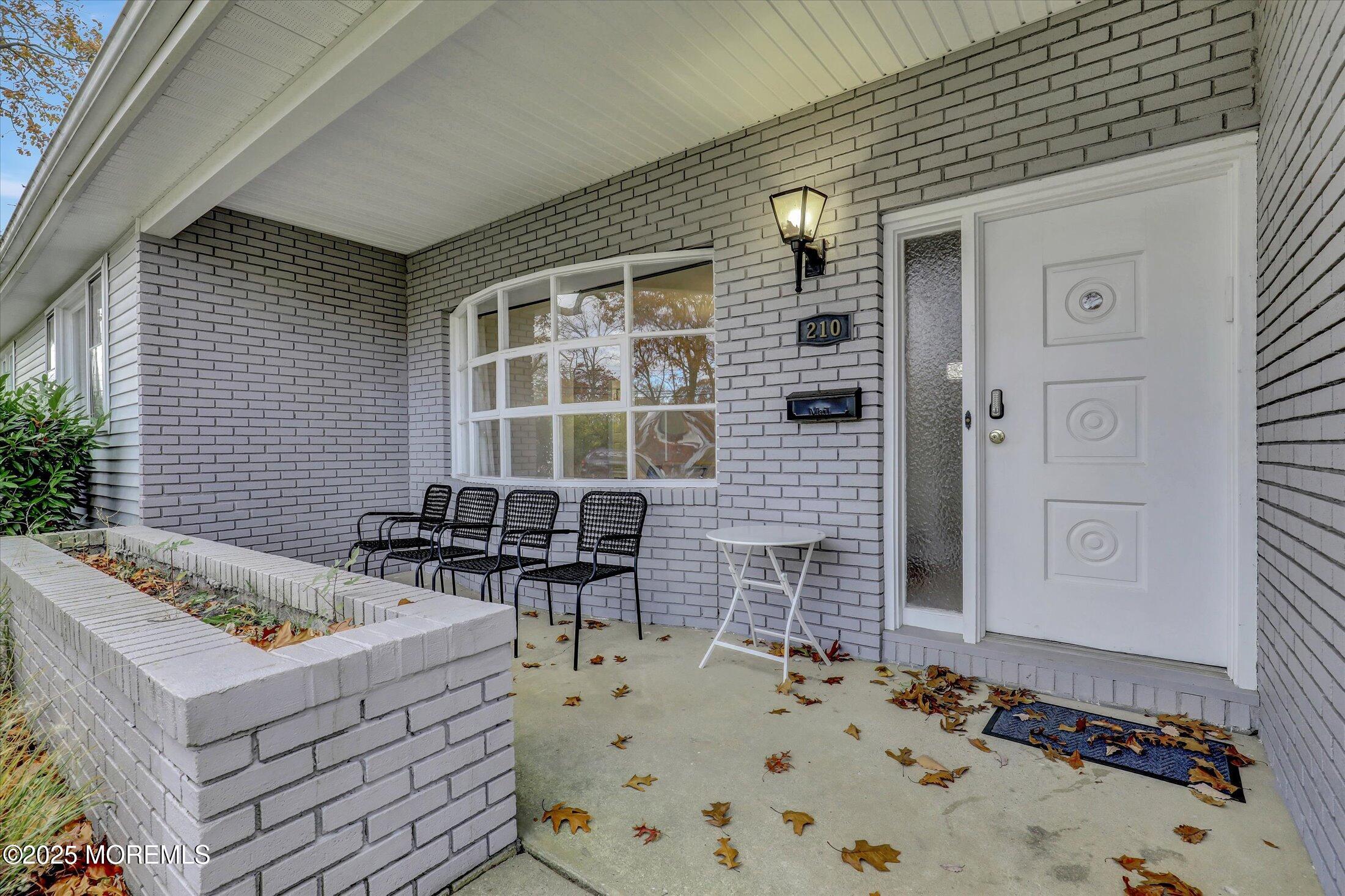 210 Larchwood Avenue