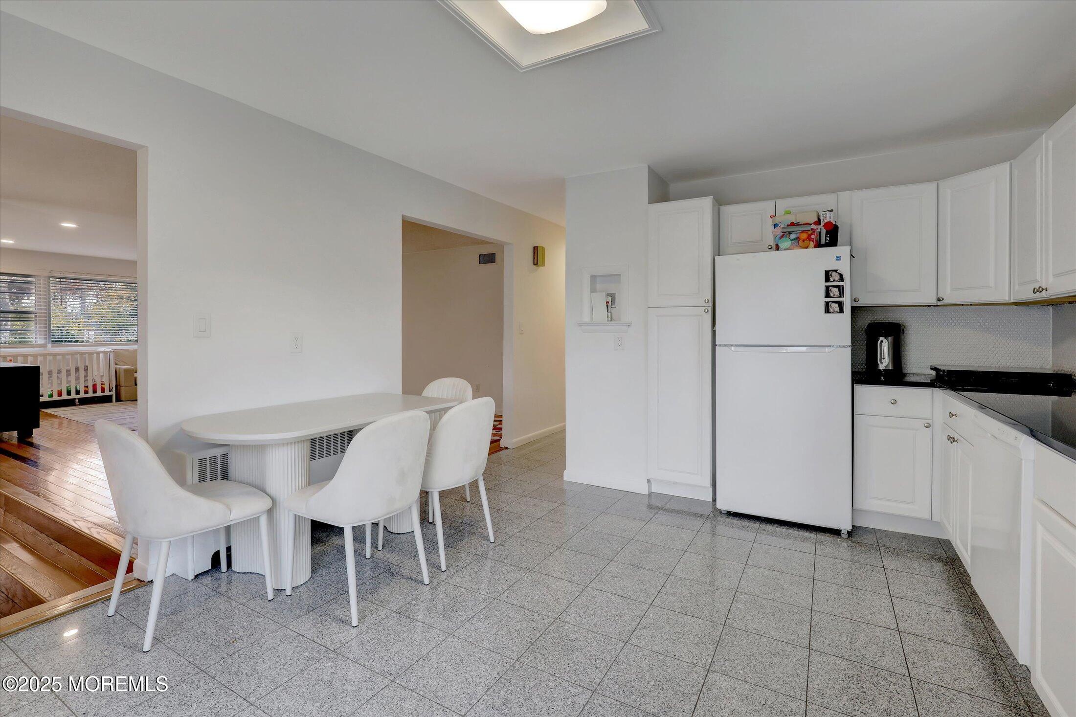 210 Larchwood Avenue