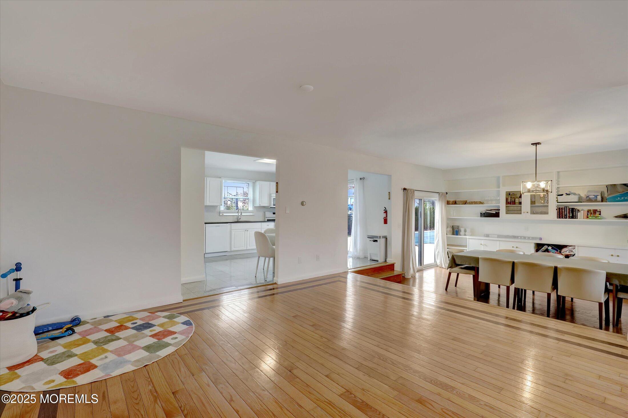 210 Larchwood Avenue