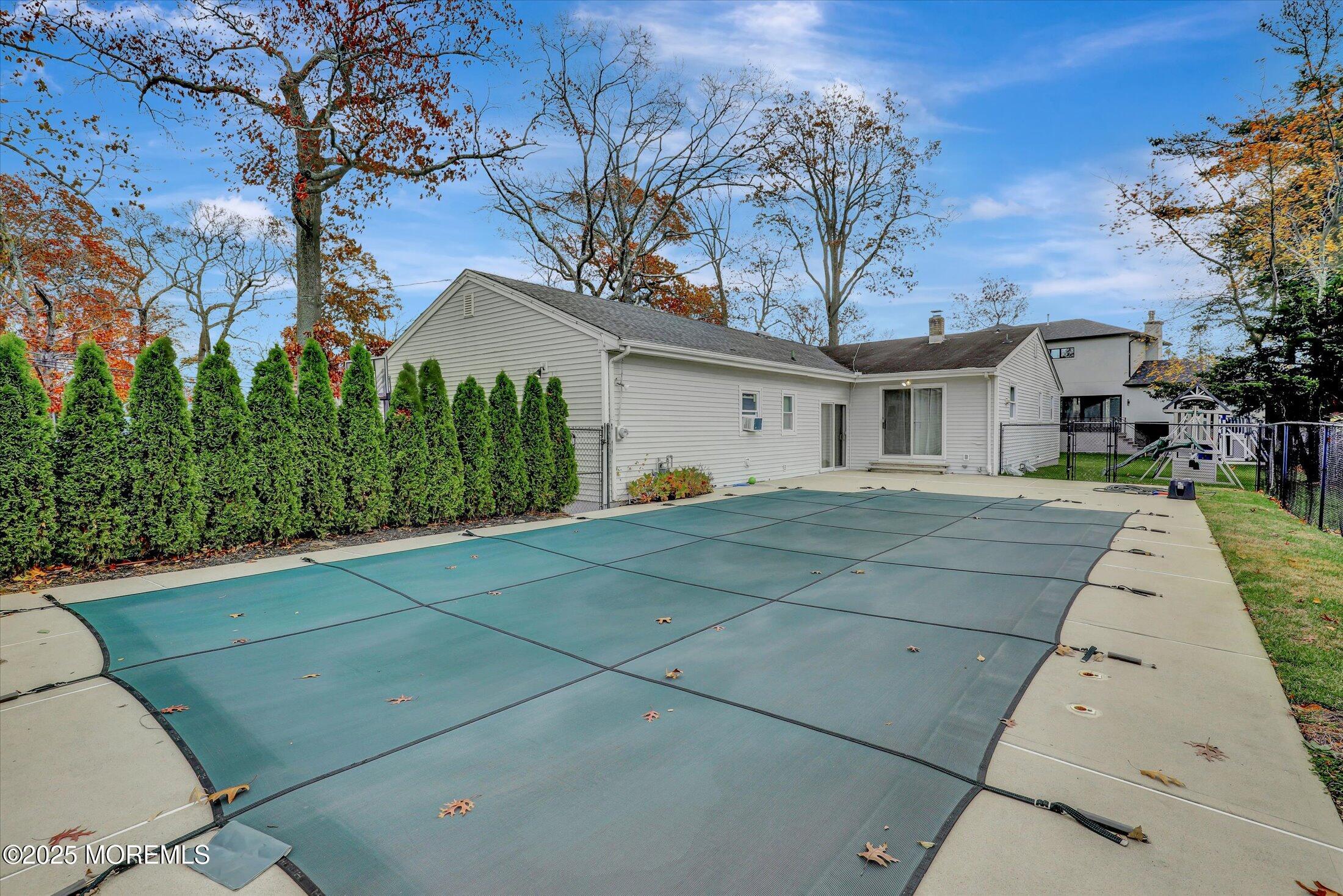 210 Larchwood Avenue