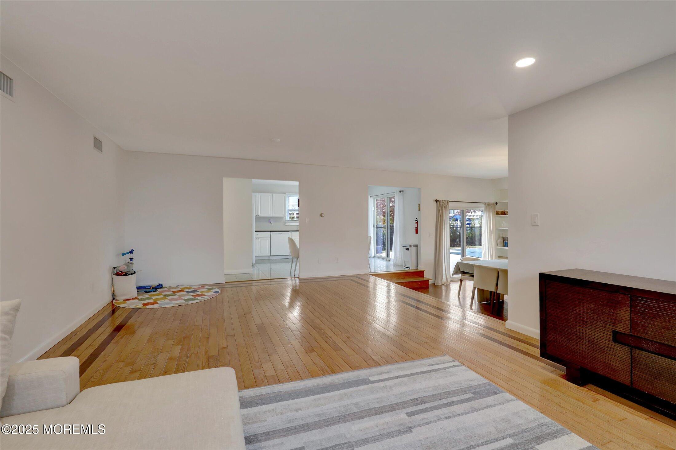 210 Larchwood Avenue