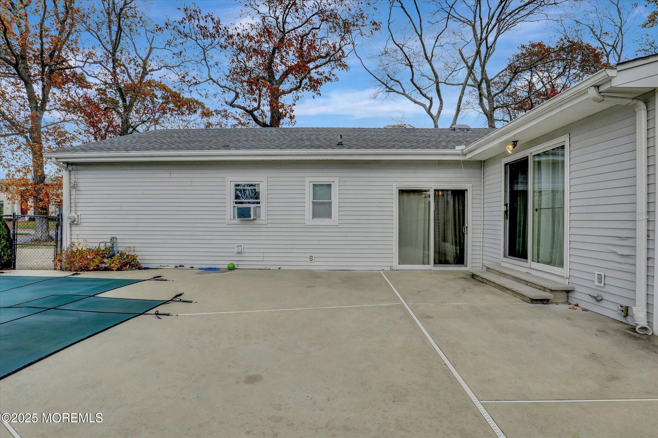 210 Larchwood Avenue