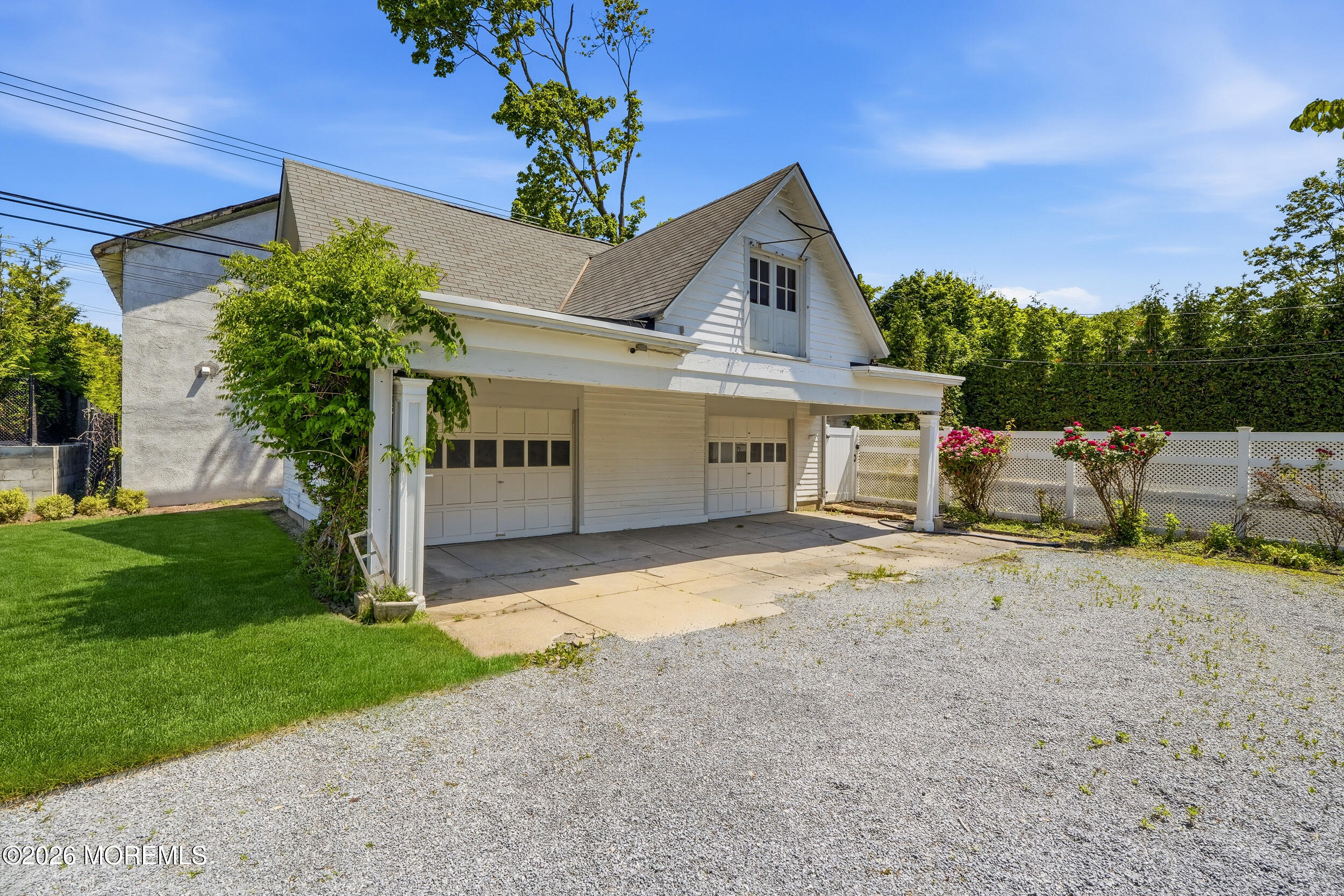 211 Cedar Avenue