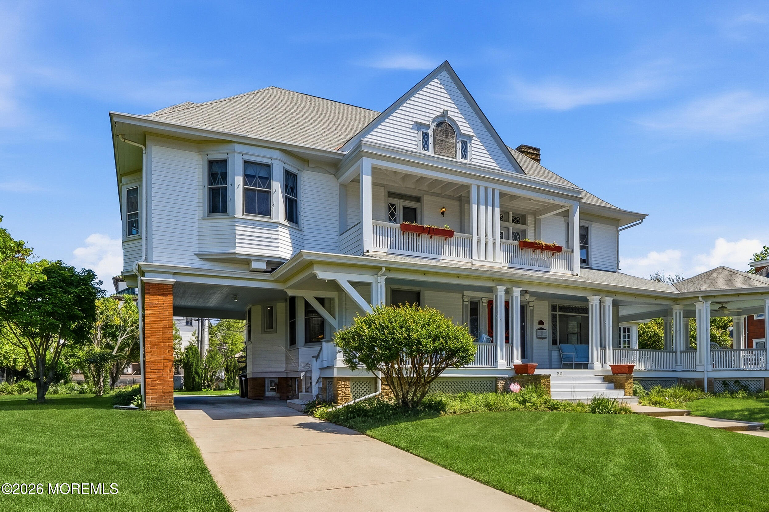 211 Cedar Avenue