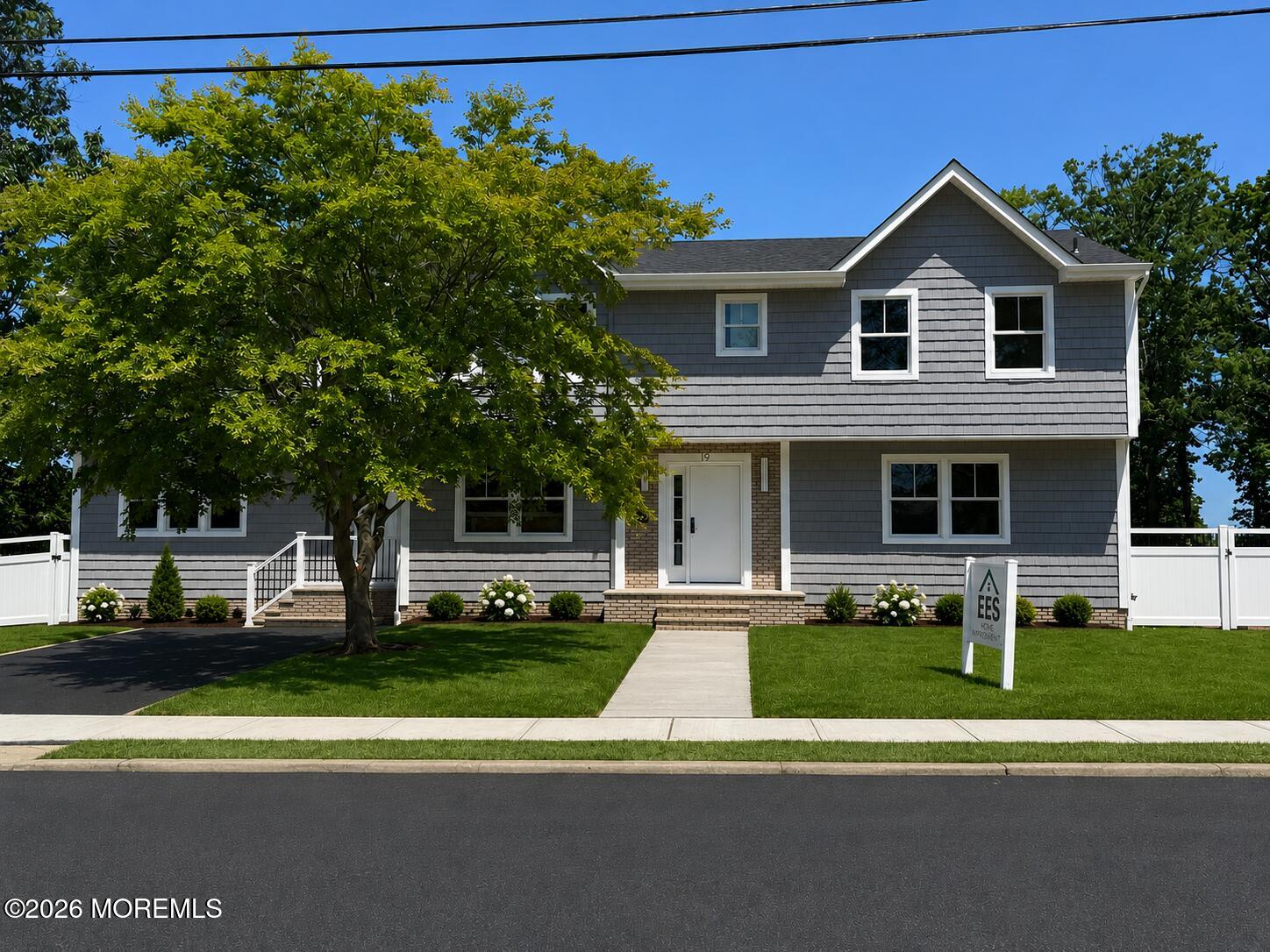 19 Roslyn Drive