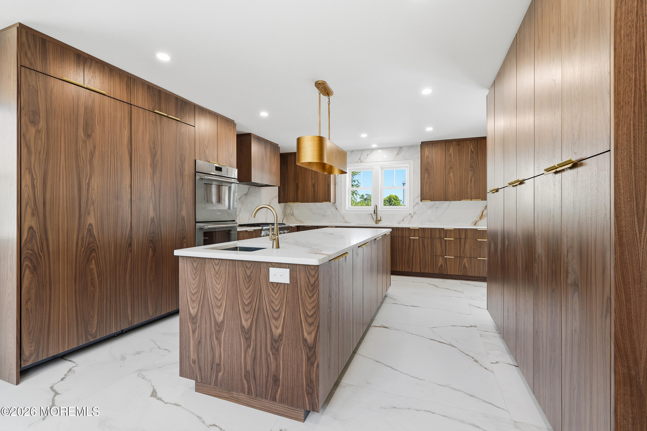 19 Roslyn Drive