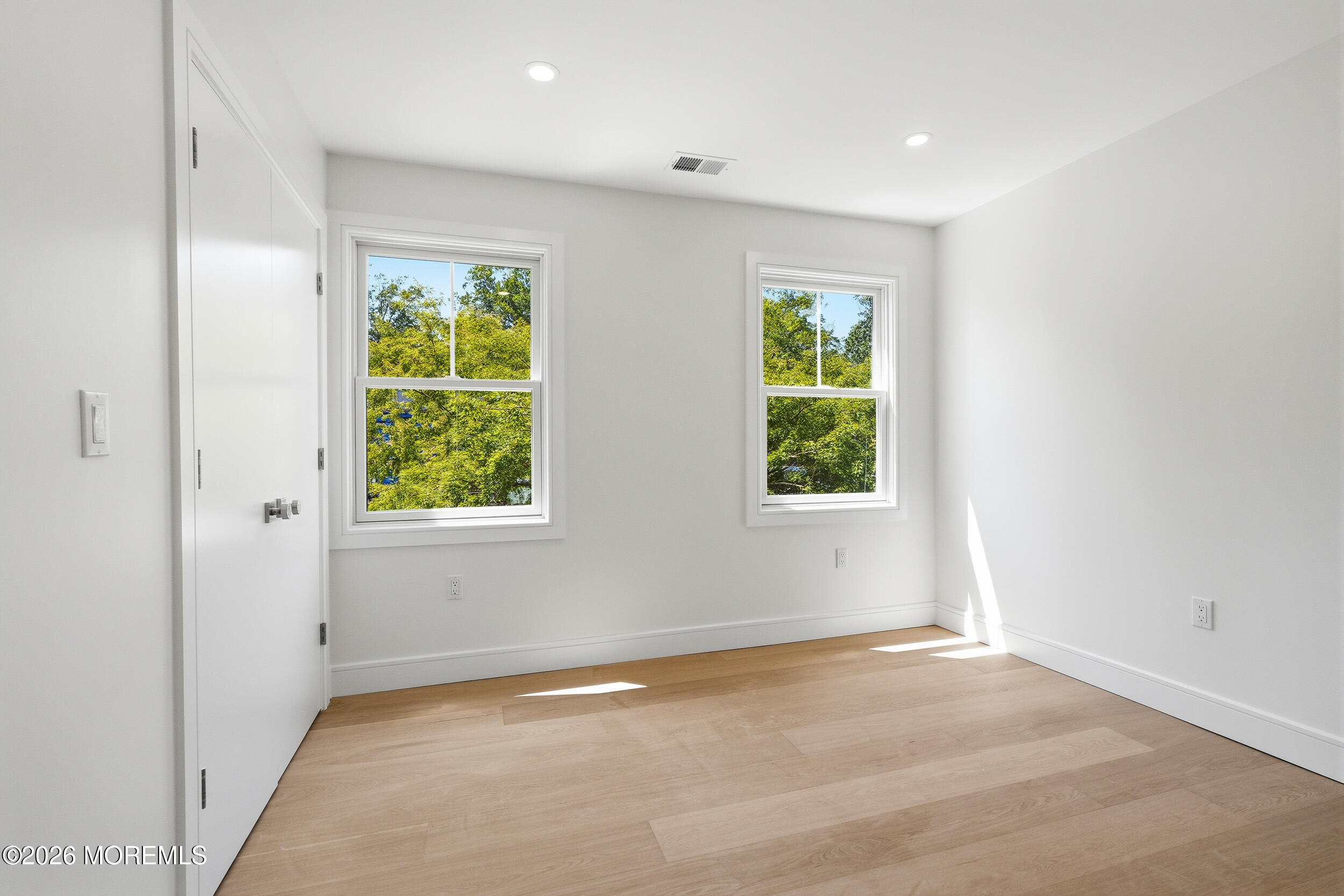 19 Roslyn Drive