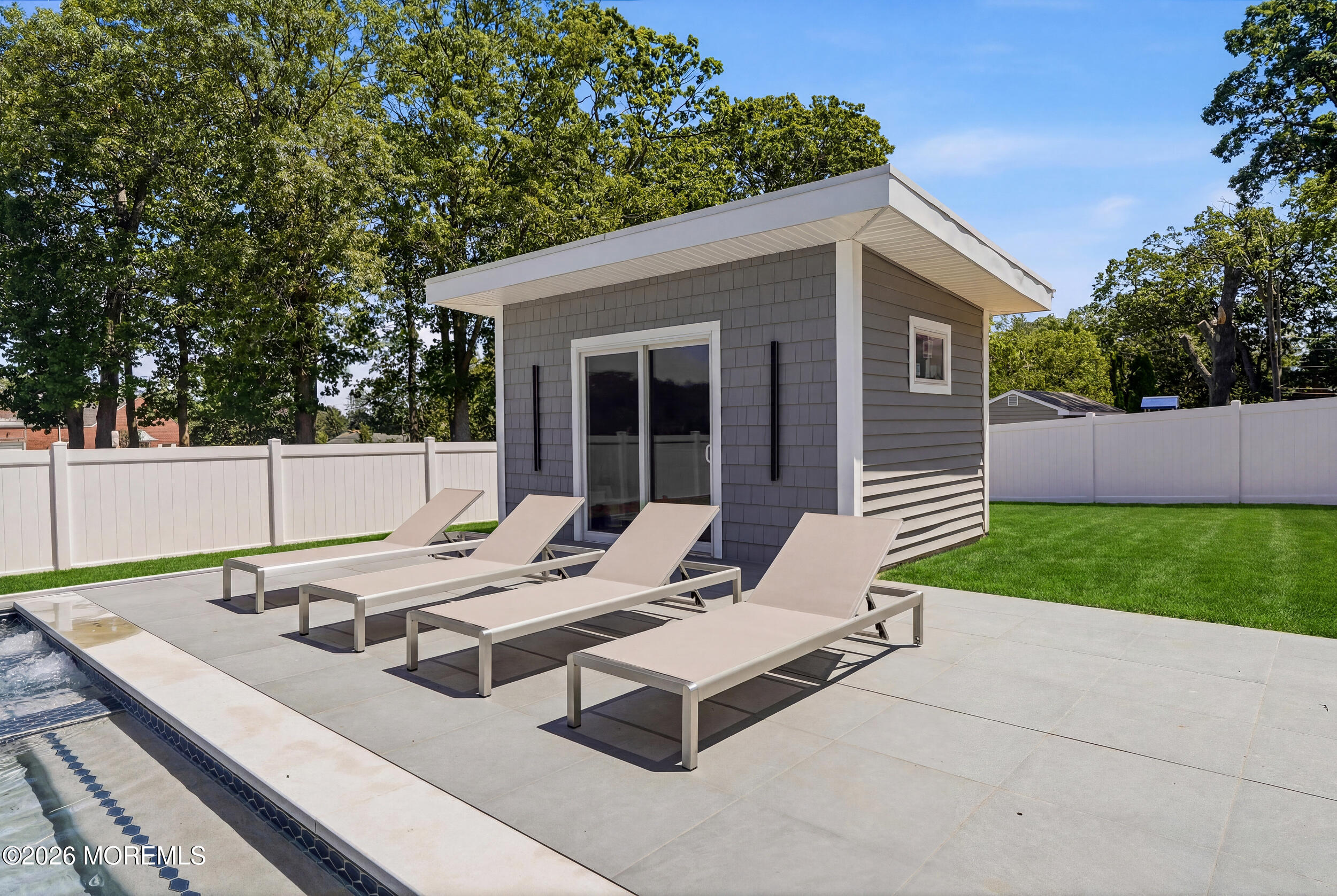 19 Roslyn Drive