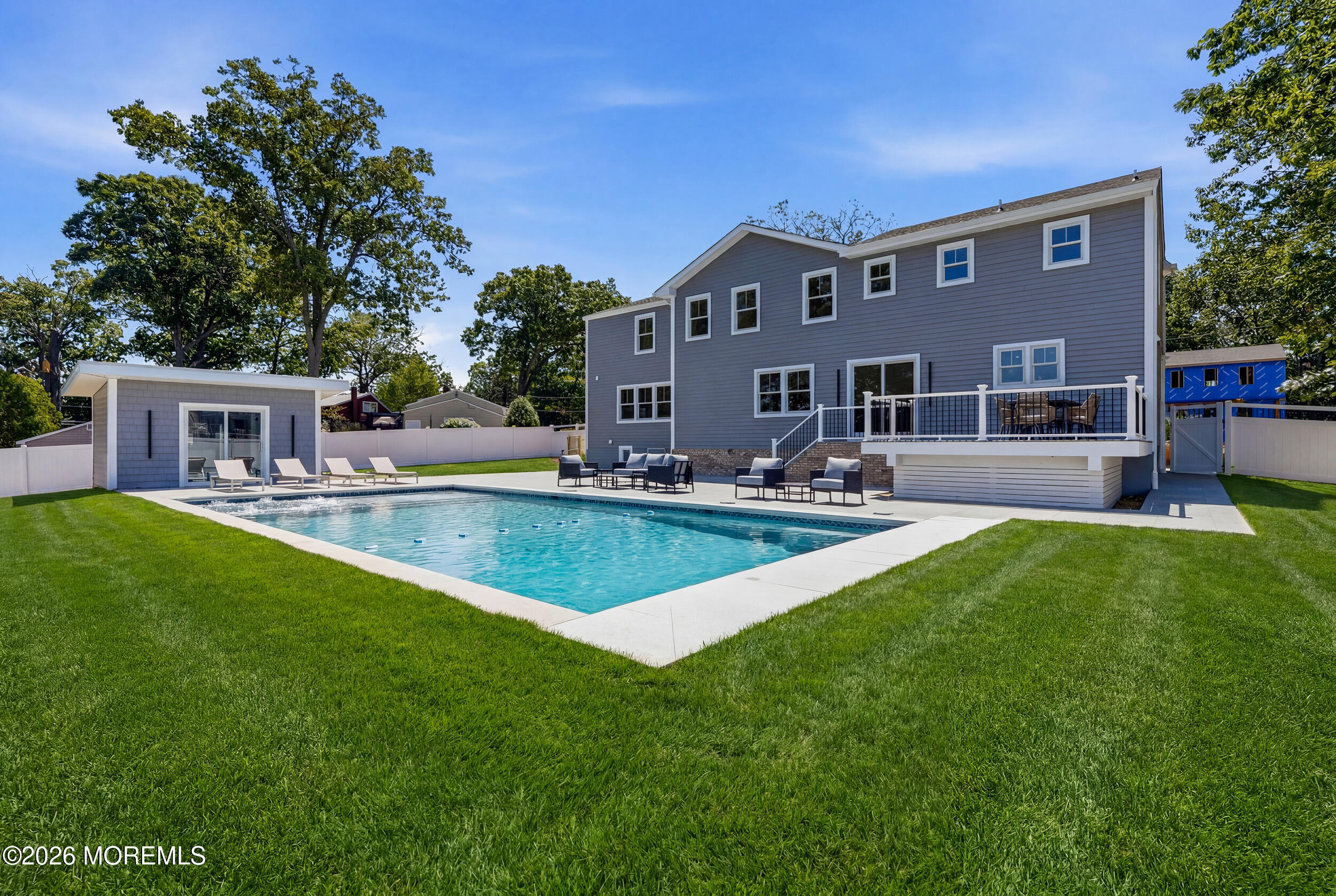 19 Roslyn Drive