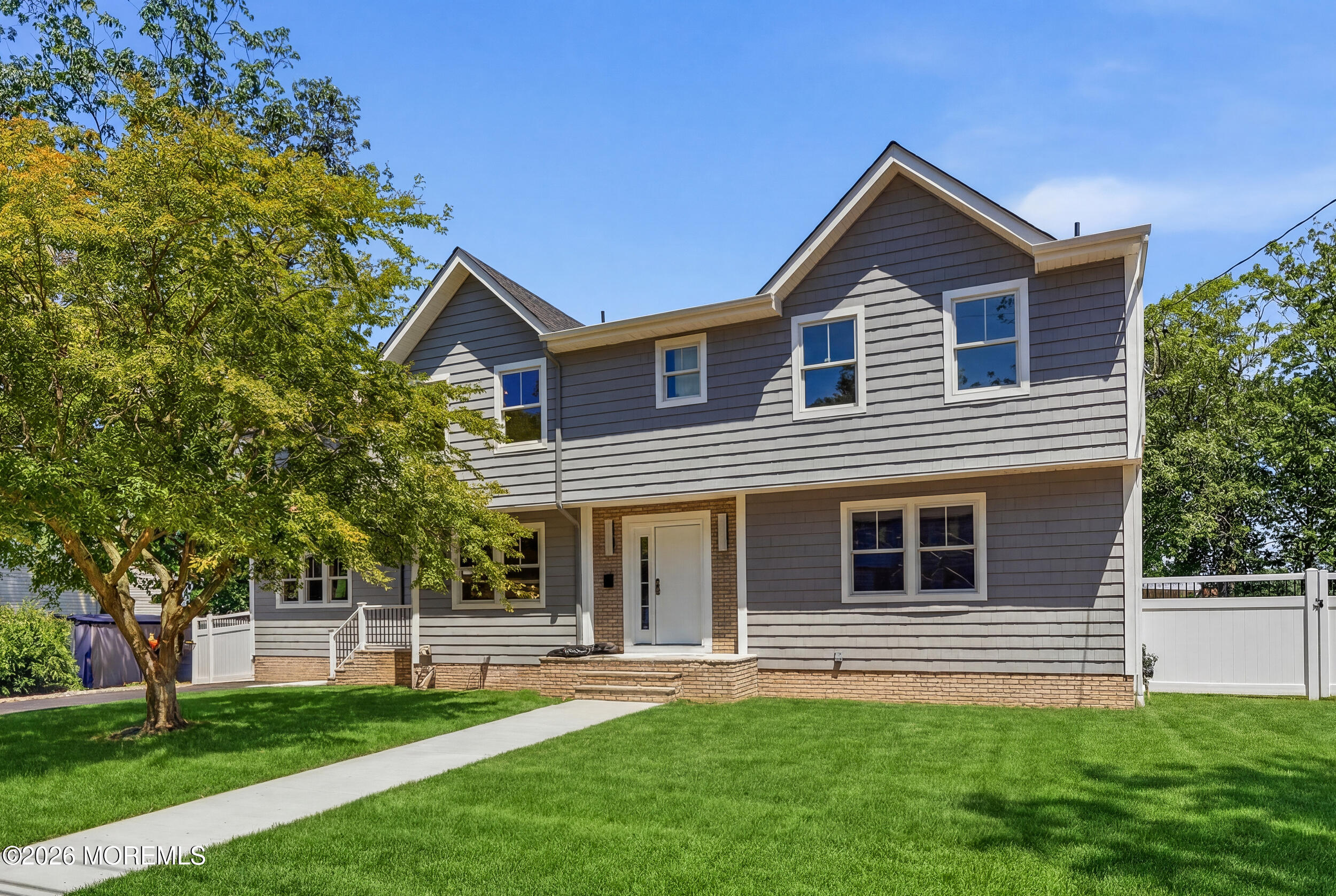 19 Roslyn Drive