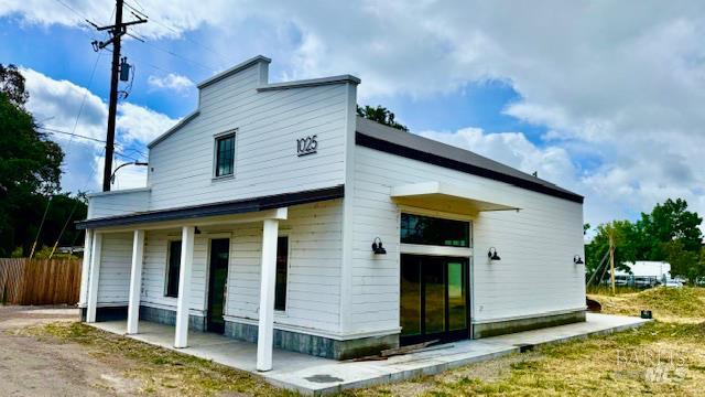 1025 Napa Rd