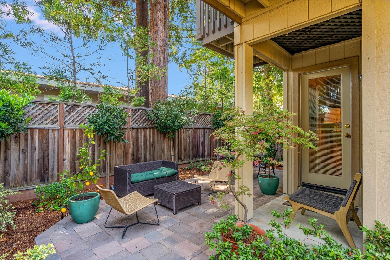 3204 Villa Lane