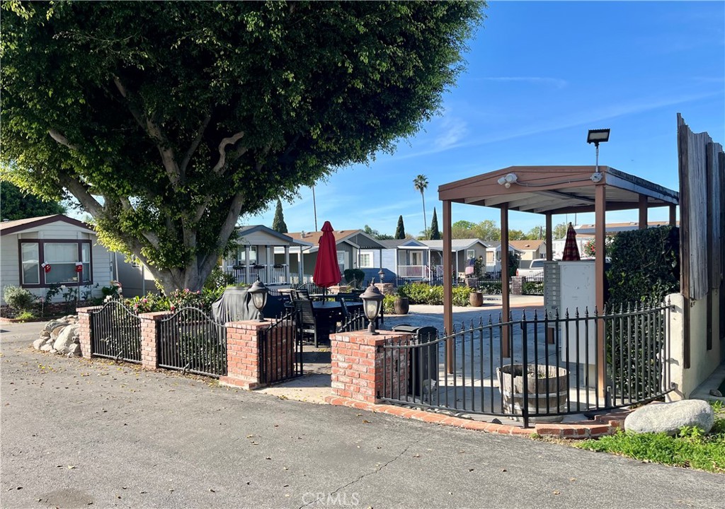 16540 Whittier Boulevard 6