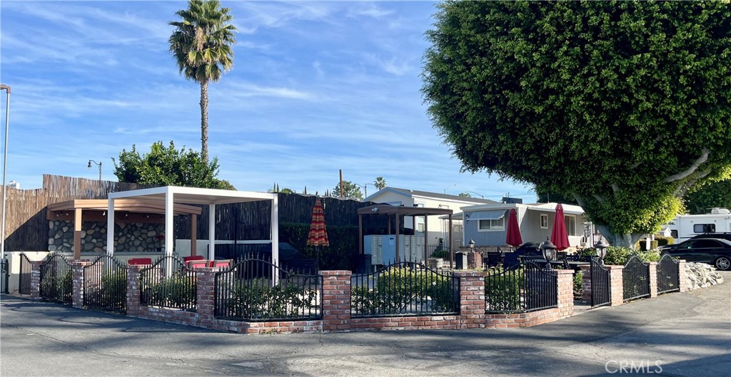 16540 Whittier Boulevard 6
