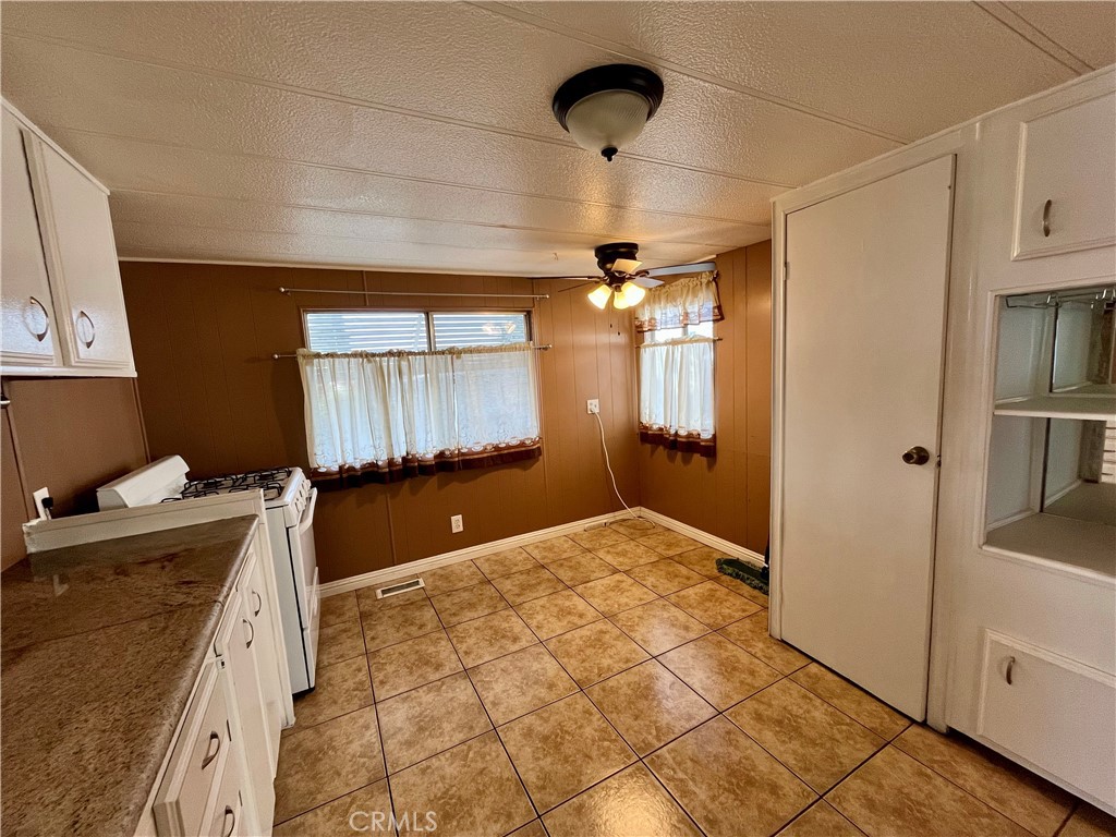 16540 Whittier Boulevard 6