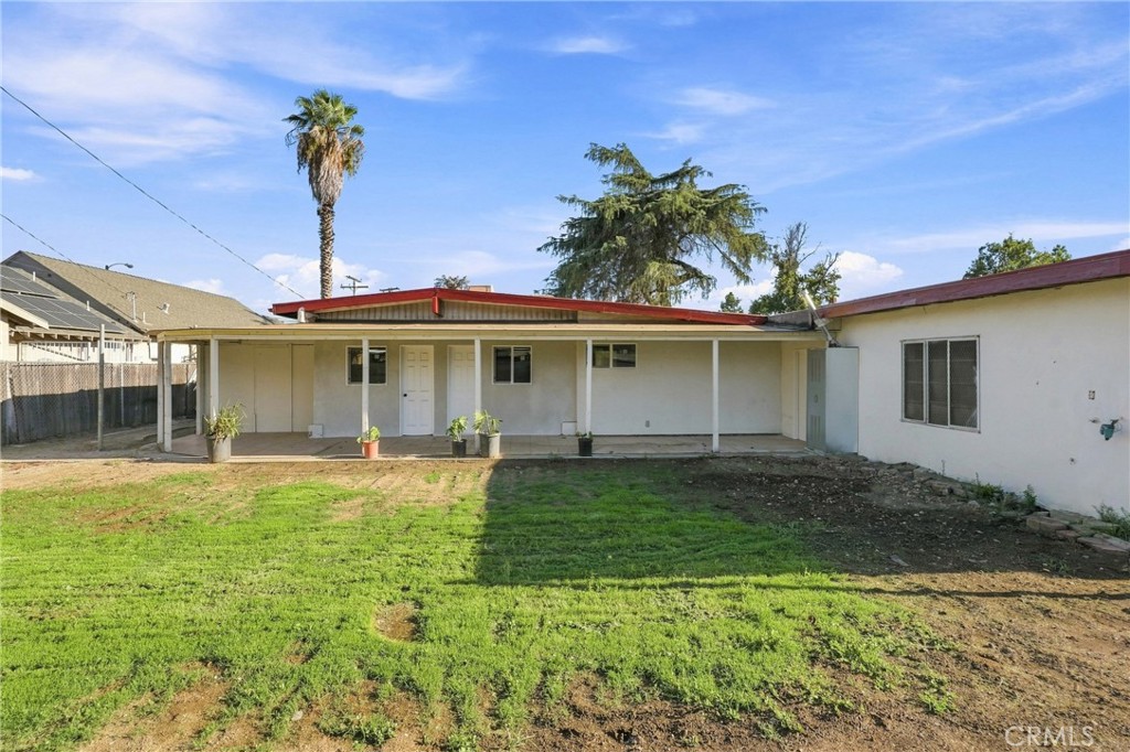 2065 W Orange Grove