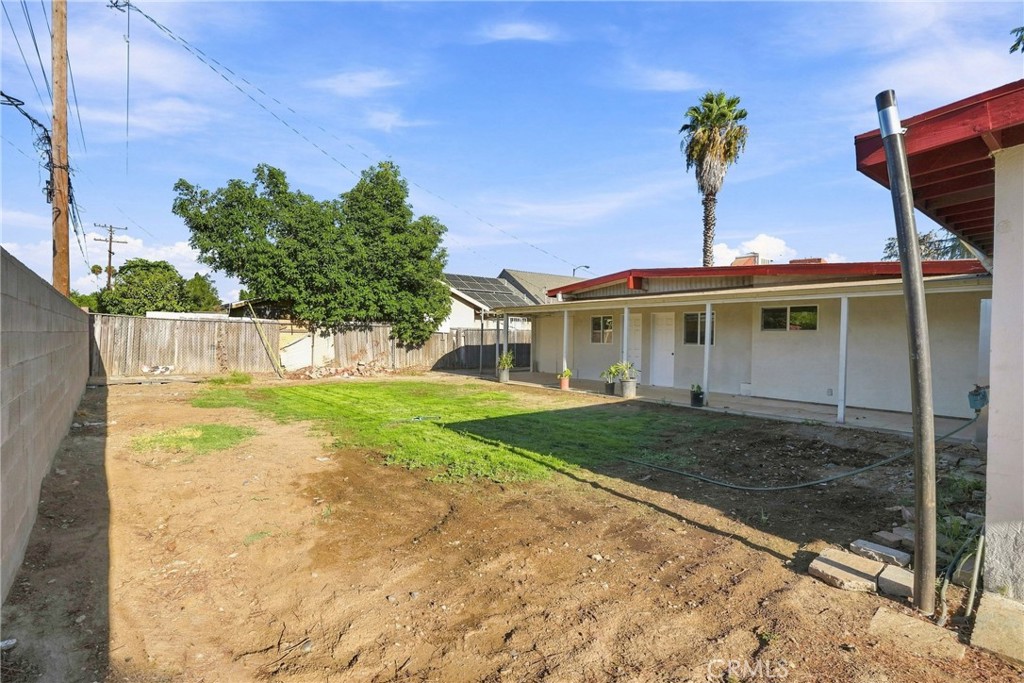2065 W Orange Grove